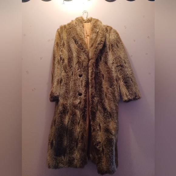 AUTHENTIC VINGATGE FUR COAT - Picture 1 of 3